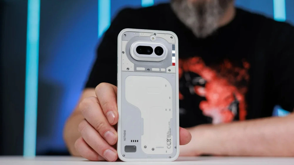 Скромна потужність та кусюча ціна: у базі Geekbench розсекретили новий смартфон Nothing Phone (4b)